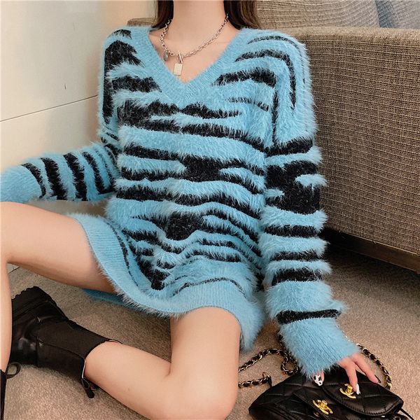 

2021 new autumn and winter zebra pattern outer wear retro loose v-neck long-sleeved knitted mid-length sweater women xtv4, White;black