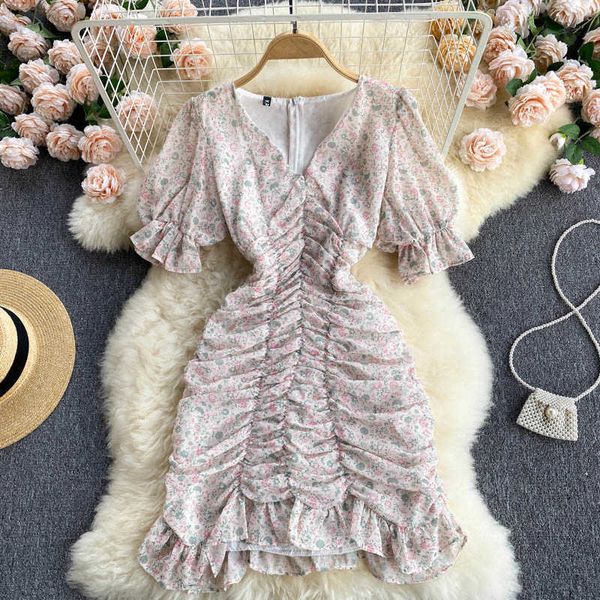 Sommer Sexy Gedruckt Chiffon Plissee Mini Kleid Frauen V-ausschnitt Flare Kurzarm Licht Rosa Drapierte Vestidos Urlaub Strand 2021 Y0603