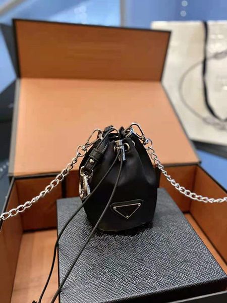 

wholesale designer fashion wallet chain single shoulder bag nylon lady mouth red envelope key bag cross pocket, Red;black