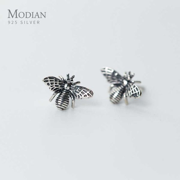 

vintage realistic bee stud earrings for women girls charm insect ear studs 925 sterling silver bijoux jewelry brincos 210707, Golden;silver