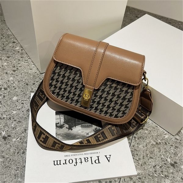 

factory store shop metal buckle fashion color matching thousand check letter wide shoulder strap single shoulder messenger bag women's