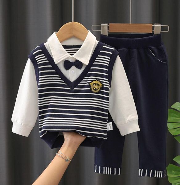 

spring / autumn children's sets boys' lapel stripe, White