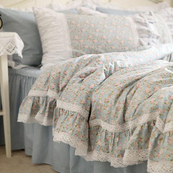 

rustic fresh flowers print bedding set lace ruffle duvet cover grid embroidery bed sheet elegant skirt bed bedspread hm-05b