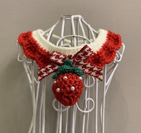 

cat costumes handmade woven wool pet collar dog neckerchief for christmas strawberry bow design decorative zh824