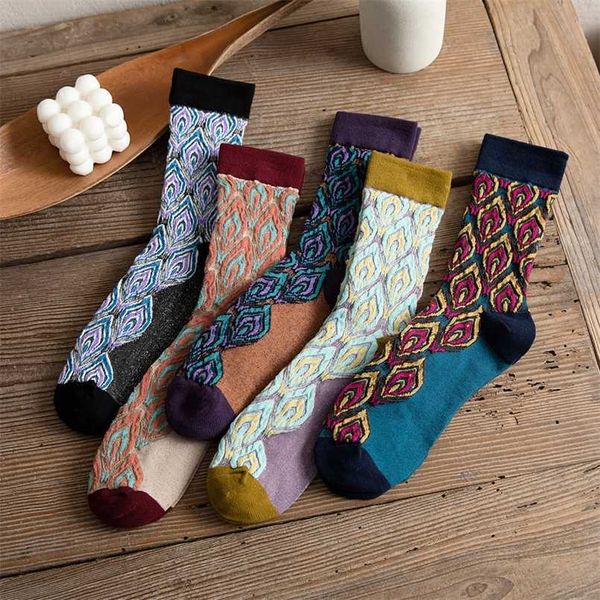 Uzun Çorap Kadınlar Retro Lüks 5 Pairs / Set Sonbahar Kış Tavuskuşu Tüy Desen Harajuku Tarzı Socken Chaussette Femme 211204