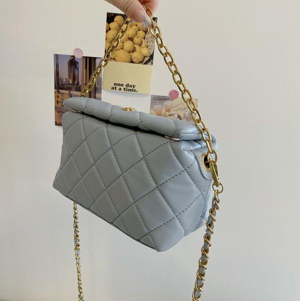 

factory wholesale leather women shoulder bags small fresh solid color handbag summer pillow-shaped plaid fashion chain bag soft leathers out, Black;red