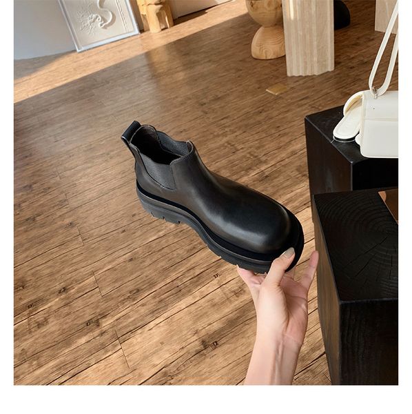 

2021 spring and autumn round head british style martin thick bottom chimney chelsea short boot, Black