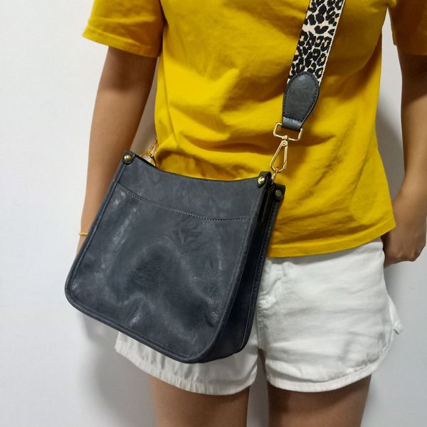 Leopardo Strap Faux Leather Messenger Bag Pu Bolso Crossbody Bags Grande Capacidade Design Personalizado Mulheres Ao Ar Livre Mulheres Bolsa PernoDight Tote Dom1895