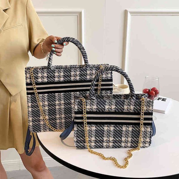 

2022 latest models handbag wholesale direct checkered simple leisure large capacity single shoulder large capacity chain women's