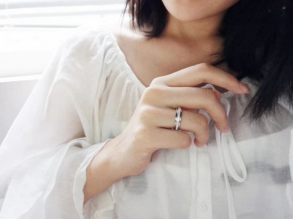 

fashion micro cz diamond rotary ring hip-hop punk crystal circle ring romantic wedding anniversary for couple promise ring famous jewelry, Golden;silver