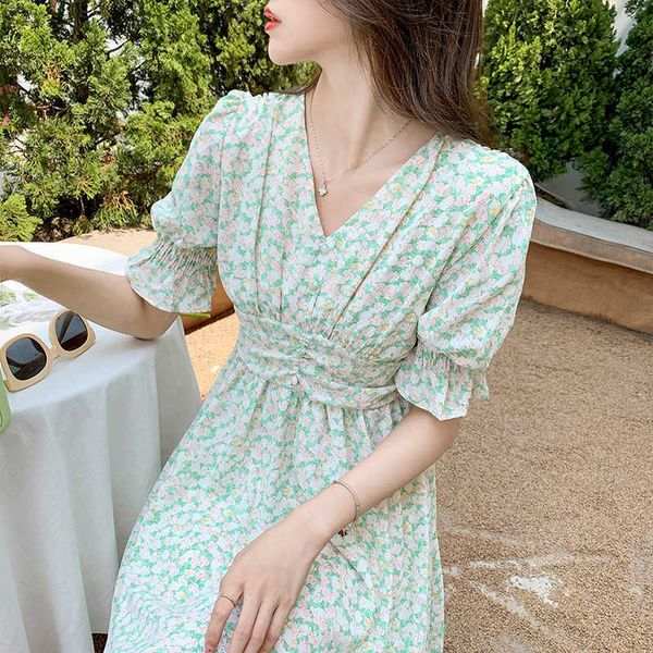 

2021 french v-neck short sleeve bubble middle skirt with slim waist and floral drs, Black;gray