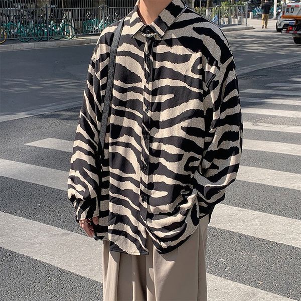 

2021 new spring striped men's fashion print retro casual men streetwear long-sleeved shirts mens shirt vbhk, White;black