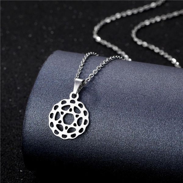 

pendant necklaces stainless steel hollow lotus geometric round six-pointed star chain necklace love woman mother girl gift wedding jewelry, Silver