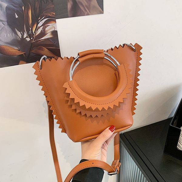 

handbag mori fresh women's 2021 fashion this year, trendy net red foreign style one shoulder messenger bag bucket