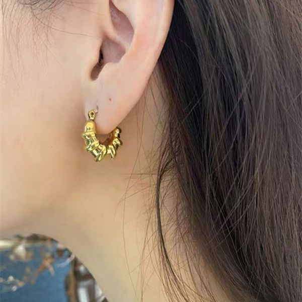 

hbp korean dongdamen fashion female indifference personality metal texture winding temperament silver needle earrings