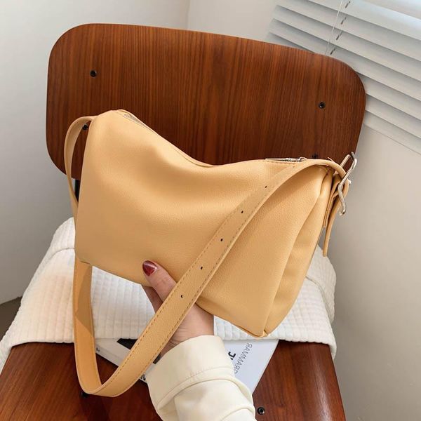 

female trade 2021 bag new summer simple leather shoulder fashion messenger baguette foreign casual korean soft ggimn