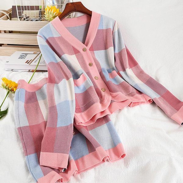 

two piece dress personality hit color casual suit korean 2021 v-neck sweater, hip and thin skirt, two-piece, White