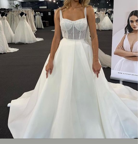 2022 Espartilho Simples Uma Linha Vestidos De Noiva Vestidos Bridais Fishbone Design Top Lingles Delicado Branco Cetim Noiva Vestido Sexy Spaghetti Straps Vestidos de Novia