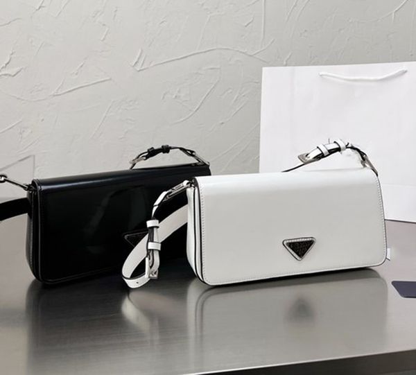 

2022 fashion one shoulder leather designer bag underarm bag flap baguette bags