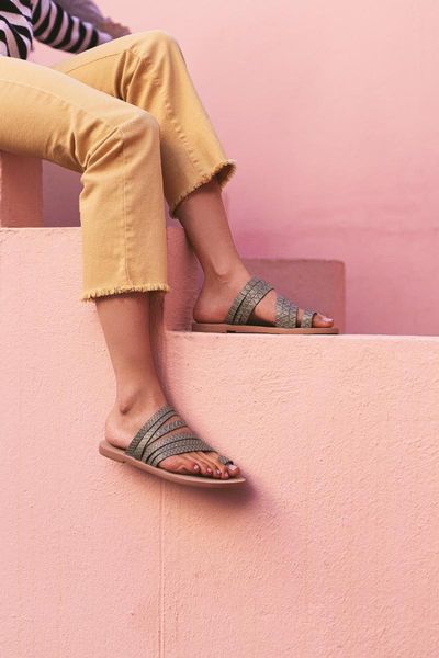 

rubber flip flops shoes woman 2021 slippers soft pantofle big size hawaiian comfort new summer flat slides fretwork fabric basic, Black