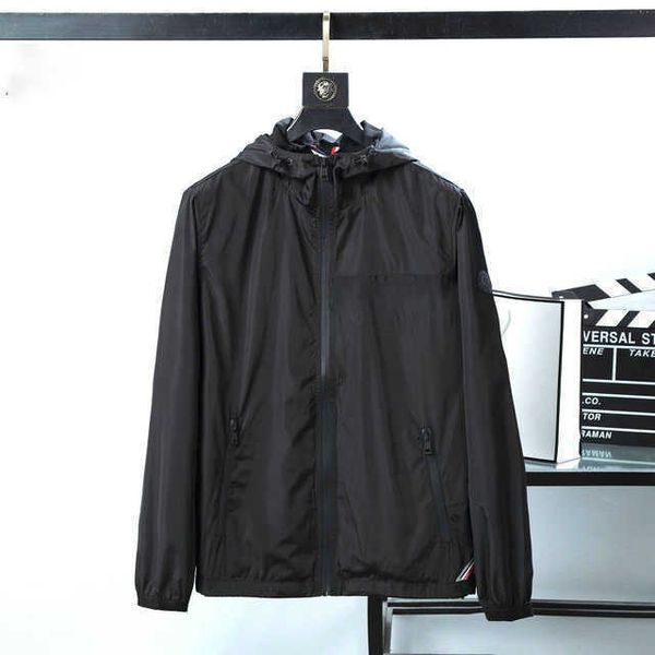 

men's long sleeve jacket fashion designer coat 20ss is suitable for luxury clothes in spring and autumn, hooded windbreaker, Black;brown