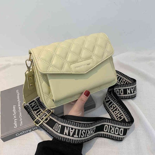 

2022 factory wholesale new summer fresh fashion high-grade sense foreign style messenger women's summer versatile small square bag