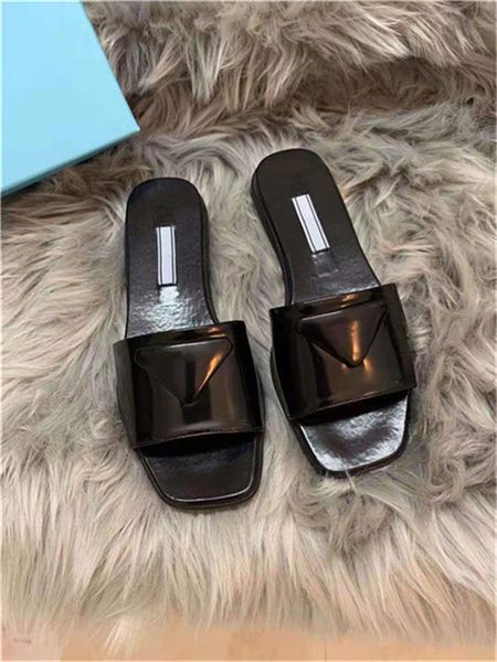 

2021 triangle slippers ladies sandals luxury quality springs and summer catwalk models classic spring series design style styles personality, Black