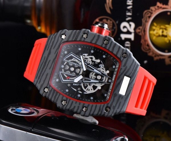 Orologio casual quadrante nero batteria VK cronografo movimento al quarzo orologi da polso 43 mm orologi da uomo su cinturino in caucciù arancione