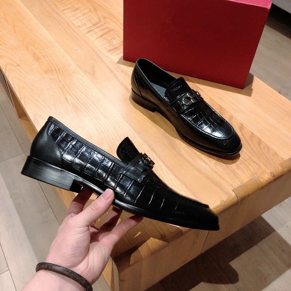 

designers men formal shoes bowknot wedding luxury dress male flats gentlemen casual slip on shoes black patent leather red suede loafers