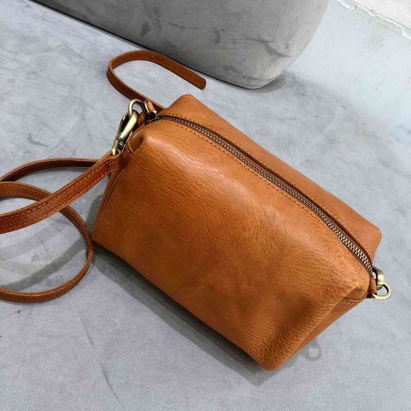 

genuine leather handmade primary color first layer vegetable tanned cow leather postman bag single shoulder messenger bag women's style
