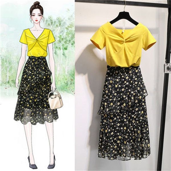 

2021 women will see boho two white ensemble pieces with upper crop cleavage long floral skirt printed frilly waistband high holiday together, Black;gray