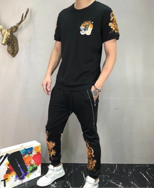 

2021 new european style summer mark net casual red sleeve short suit embroidered tiger head fashion two piece together 1703, Gray