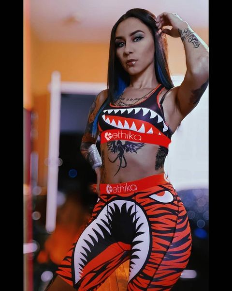 

vazn novelty 2021 style 2 piece women set tank short pants hollow out beach age reduction ethika set, Gray