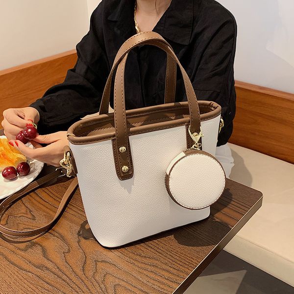 

70% off design hand french texture 2021 new fashion popular crossbody bag ins bucket portable women's bag 2kdr, Red;black