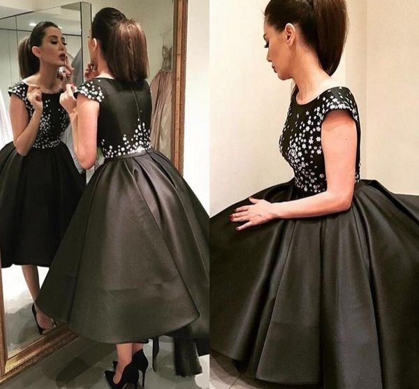 

2021 vintage black evening dresses with white handmade lace flowers tea length satin cap sleeves scoop neck prom party gown vestidos, Black;red