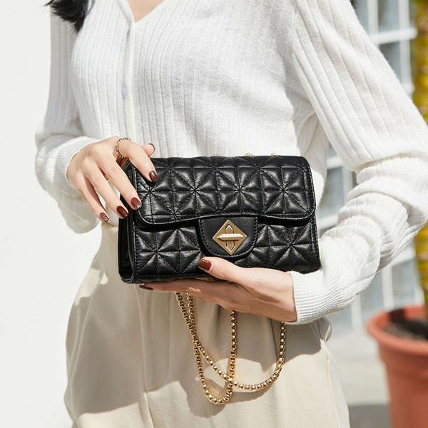 

fashion 2021 new fashion women's lingge chain temperament portable messenger bag