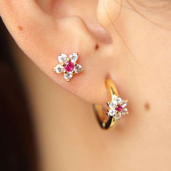

hoop & huggie 2021 spring fashion jewelry multi piercing mini hoops daisy cz flower small earring wholesale, Golden;silver