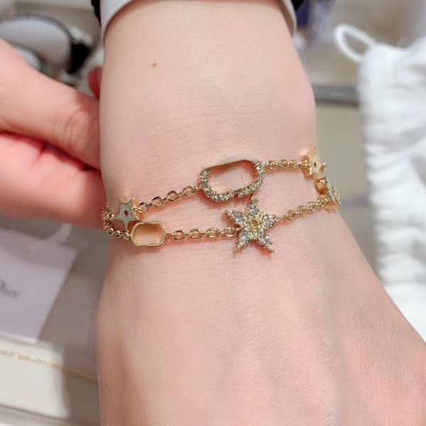 

new cd letter star full diamond two-piece charm bracelet female net celebrity explosion niche design hand jewelry, Golden;silver