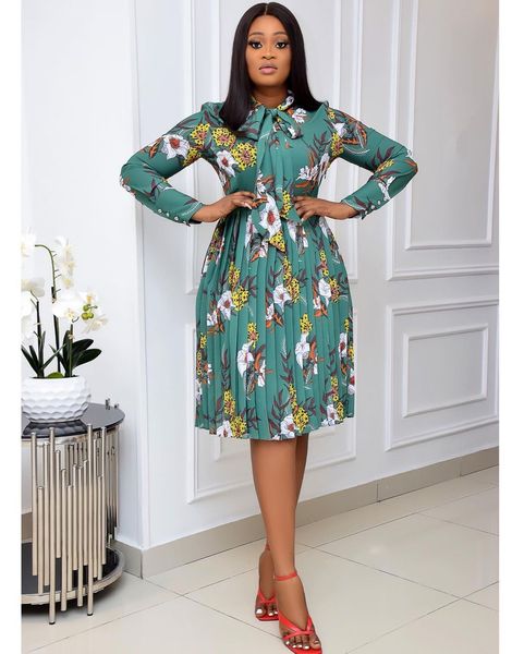 

spring 2021 women's plus-size long-sleeved print pleated dress, White
