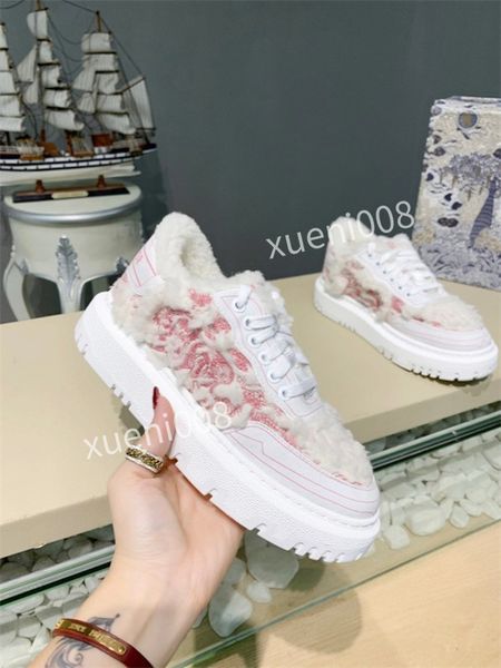 

2021 classic fashion designers real 35-41 leather casual white shoe men mens sneakers loafers lace up luxurys shoes women rx211109, Red;white