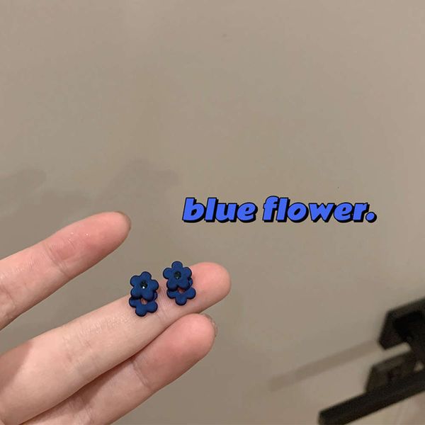 

royal blue flower earrings female sense simplicity, delicacy, fashion
