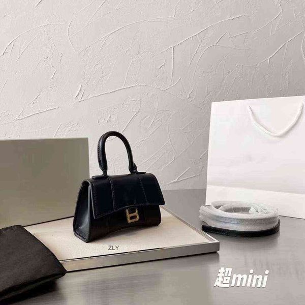 

2021 and women's same super mini hourglass bag month tooth bag girl one shoulder cross carry cute versatile leisure zly