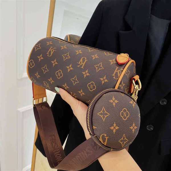 

2022 factory wholesale new boston women's fashion wide shoulder belt messenger texture versatile printed cylinder pillow bag 5k1g