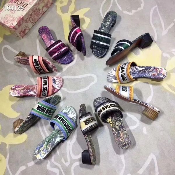 

slipper new lettered slippers for women to wear d-lettered embroidered one line shoes with thick heel, black versatile printing woven sandal
