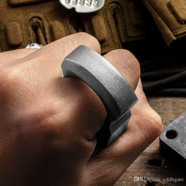 

multifunction outdoor tools brass keychain smiling face single holes outdoors broken window86