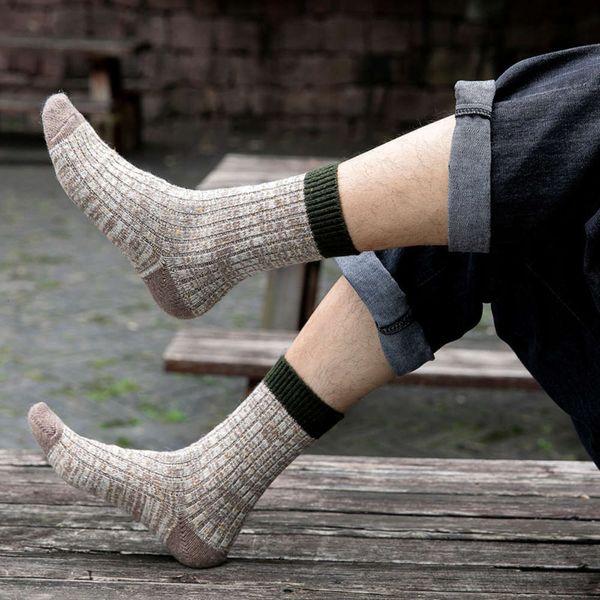 

medium thickened warm cotton simple business style color matching autumn and winter wool men's socks, Black