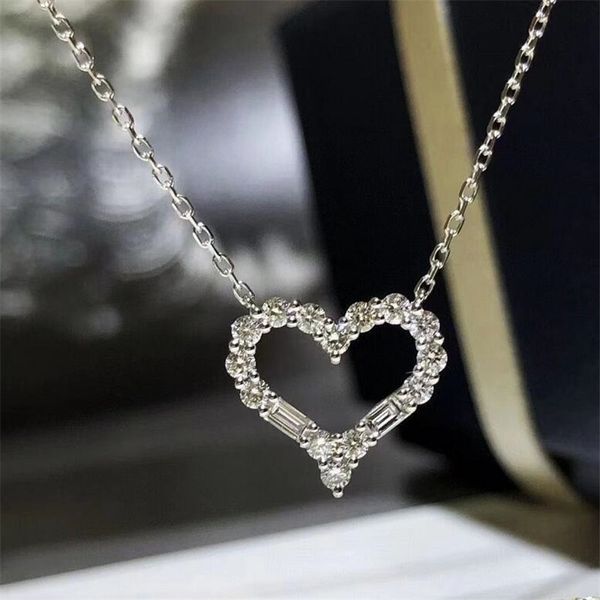 Pingente clássico de jóias finas simples e clássicas Sier White Topaz CZ Diamond Love Women Wedding Clavicle Colar Colar