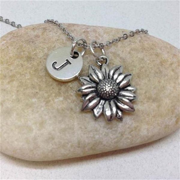 

chokers sjdi-338 exquisite all match sunflower letter necklaces women gold luxurious charm pendant necklace party jewelry, Golden;silver