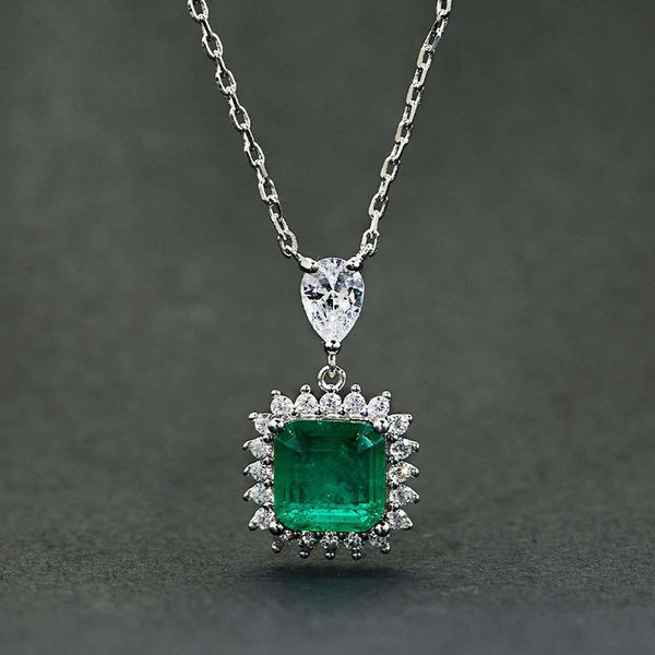 

hbp fashion shi pei's popular imitation emerald necklace, collarbone chain pendant, cast platinum suit, Silver