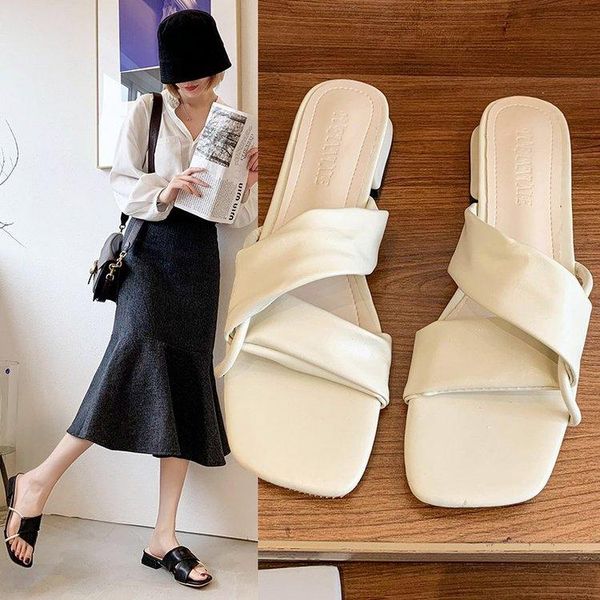 

slippers temperament sandals and 2021 summer korean version of thick-heeled all-match gentle low-heeled women, Black